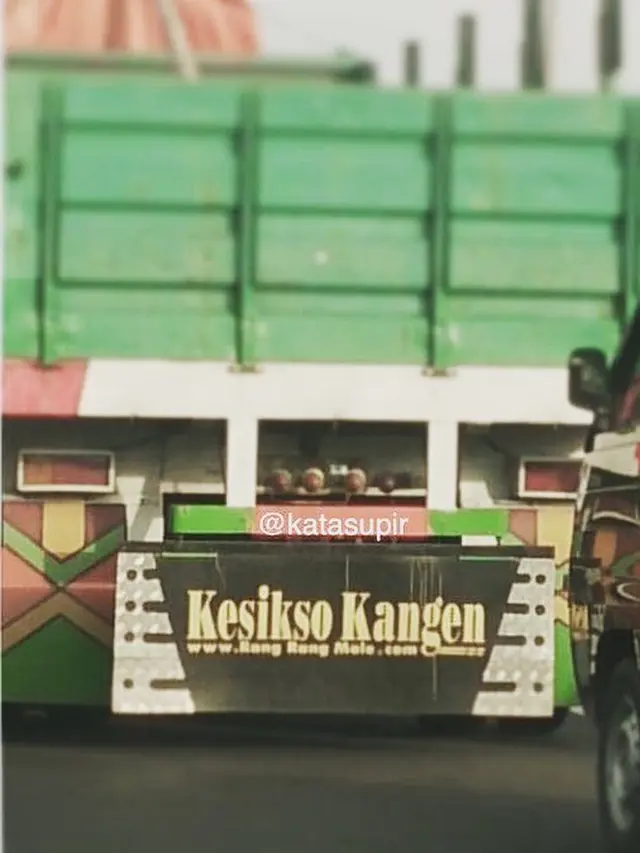 Tulisan Lucu Bahasa Jawa di Truk Ini Bikin Senyum Senyum