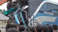 Kecelakaan melibatkan 2 bus, yaitu Bus PMH dengan Bus PMS (Istimewa)