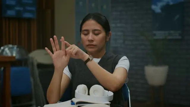 Prilly Latuconsina di Film "Bolehkah Sekali Saja Kumenangis" (Instagram/@prillylatuconsina96)