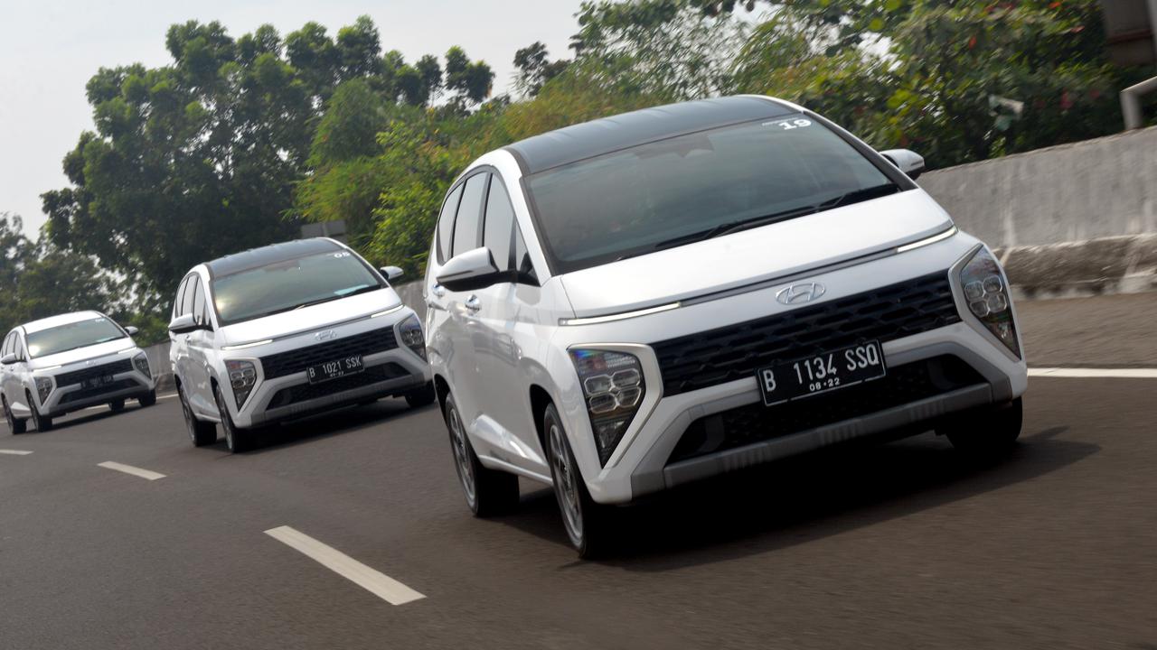 Hyundai Stargazer Test Drive