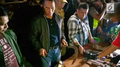 Dari hasil penyisiran, petugas menyita beberapa barang yang diduga untuk praktek prostitusi di kawasan kolong Tol Kalijodo.