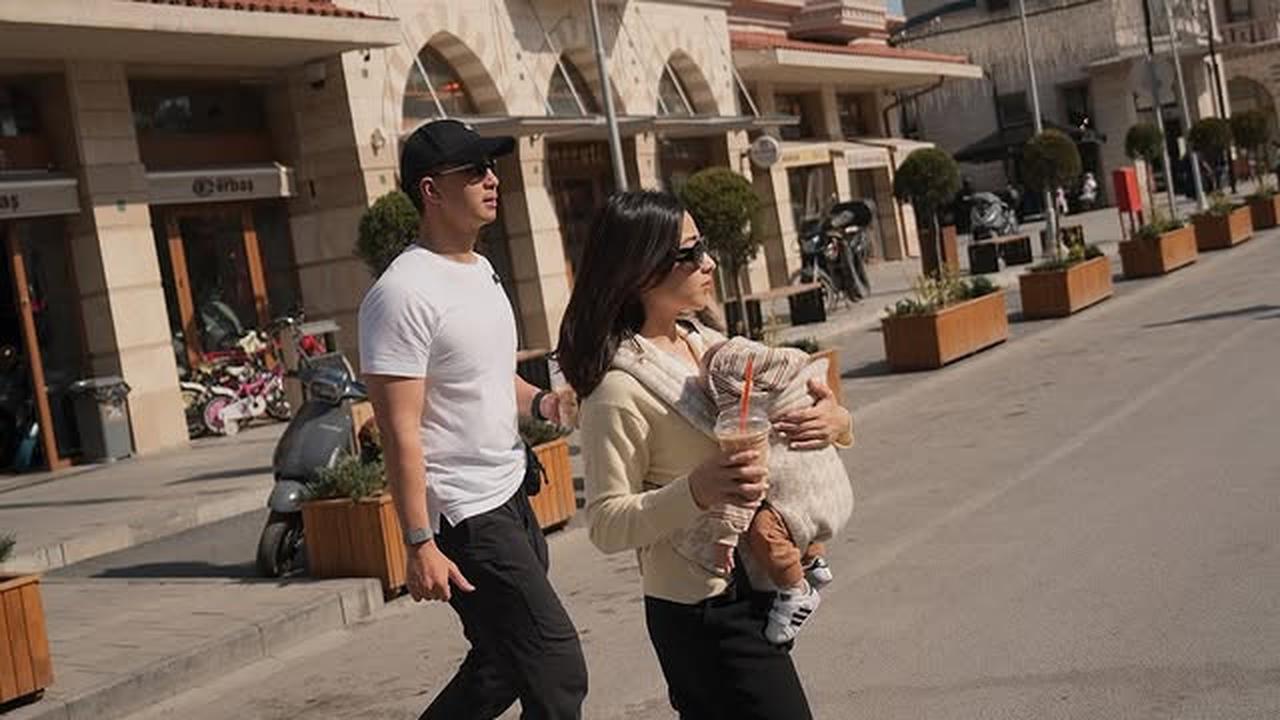6 Potret Nikita Willy Liburan ke Turki Sambil Momong Anak, Keibuan Banget