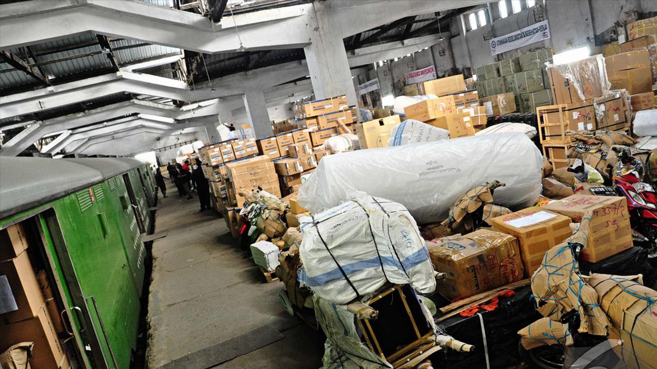 Pengiriman Paket via Kereta Api Melonjak Tajam