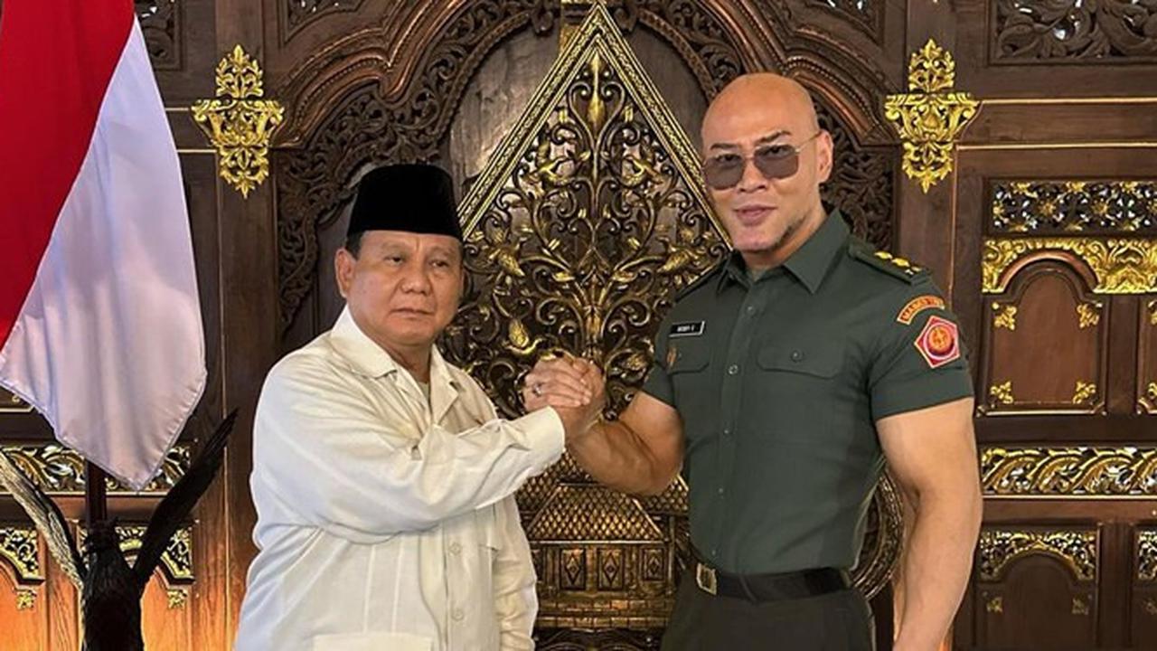 5 Potret Deddy Corbuzier Dapat Pangkat Letnan Kolonel Tituler Angkatan Darat, Bangga