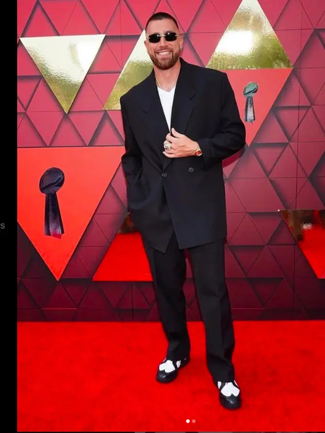 7 Potret Travis Kelce yang Dikabarkan Berpacaran dengan Taylor Swift