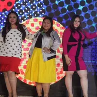 Busana untuk cewek bertubuh plus yang colorful. (sumber foto: dok.mysize)