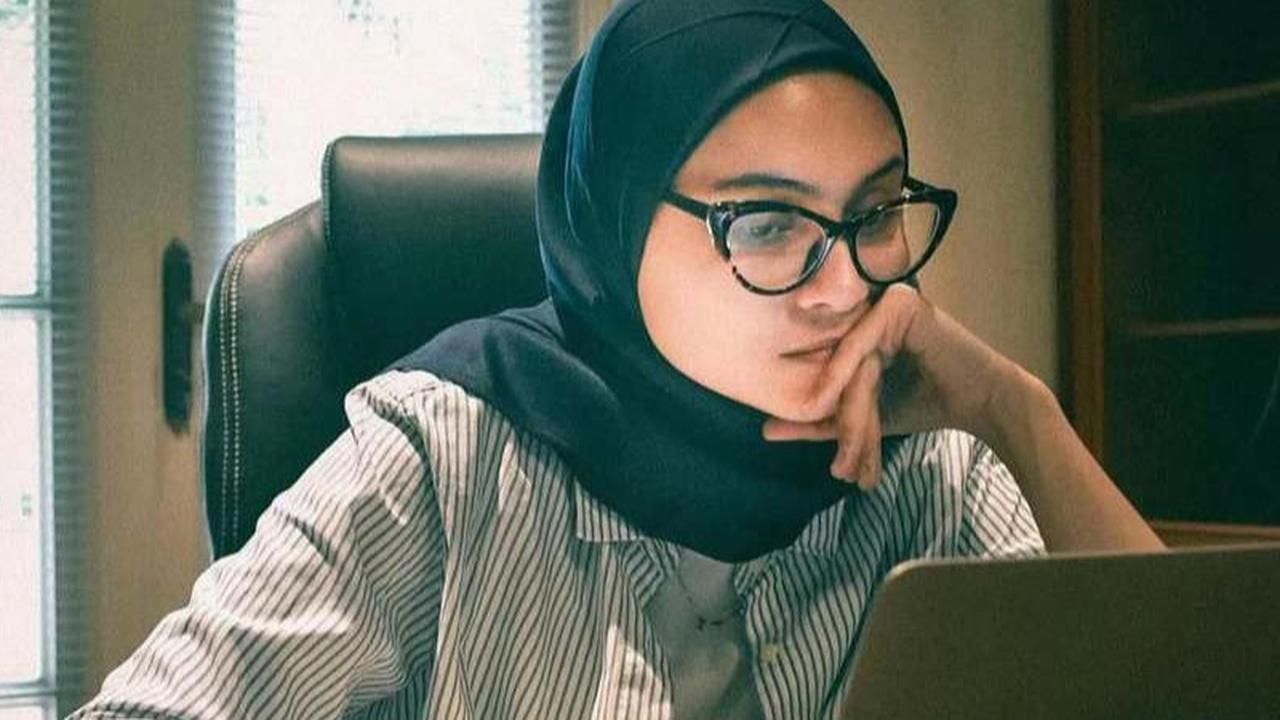 Lanjut Kuliah S3, Zee Zee Shahab Cerita Perjuangannya - Sempat Ragu Hingga Akui Sering Menangis Ingin Menyerah