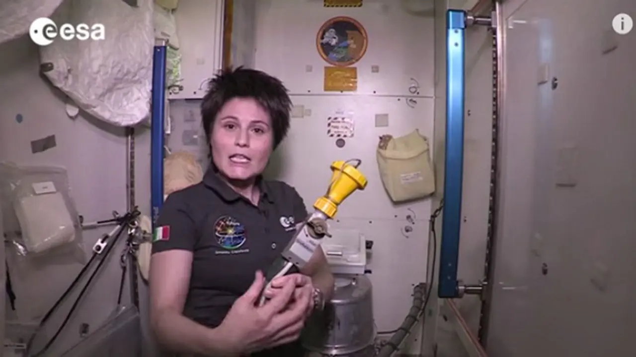 Bagaimana Cara Astronot Buang Hajat di Luar Angkasa?
