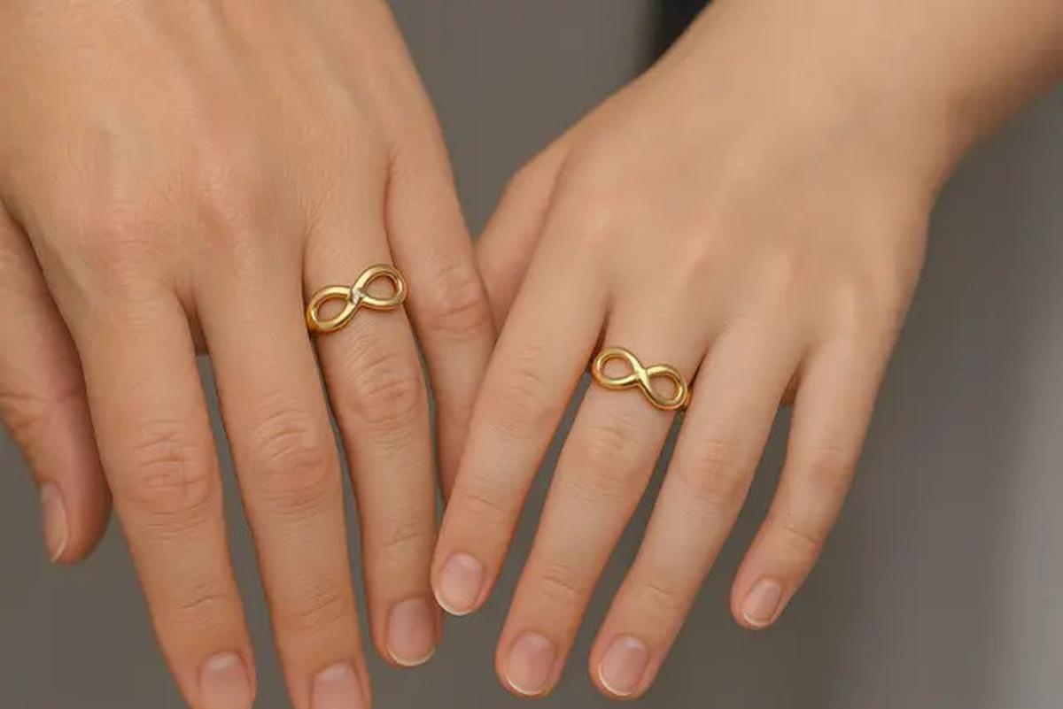 7 Model Cincin Kembar Ibu dan Anak Perempuan, Simbol Cinta Sepanjang Masa