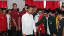 Calon presiden petahana, Joko Widodo tiba untuk menghadiri pelantikan dan konsolidasi tim kampanye daerah Jawa Tengah di Panti Marhaen, Kantor DPD PDIP Semarang, Sabtu (20/10). Jokowi melakukan kunjungan di Semarang selama dua hari. (Liputan6.com/Gholib)