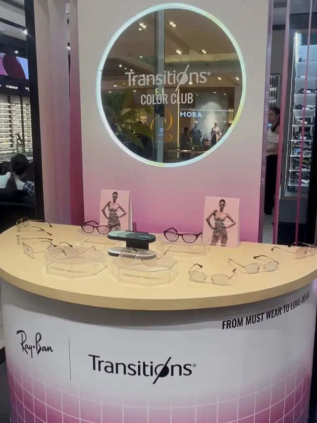 Saat Jennie BLACKPINK Memilih Warna Ruby, Ray-Ban x Transitions Perkenalkan Lensa Berwarna Dinamis ke Indonesia