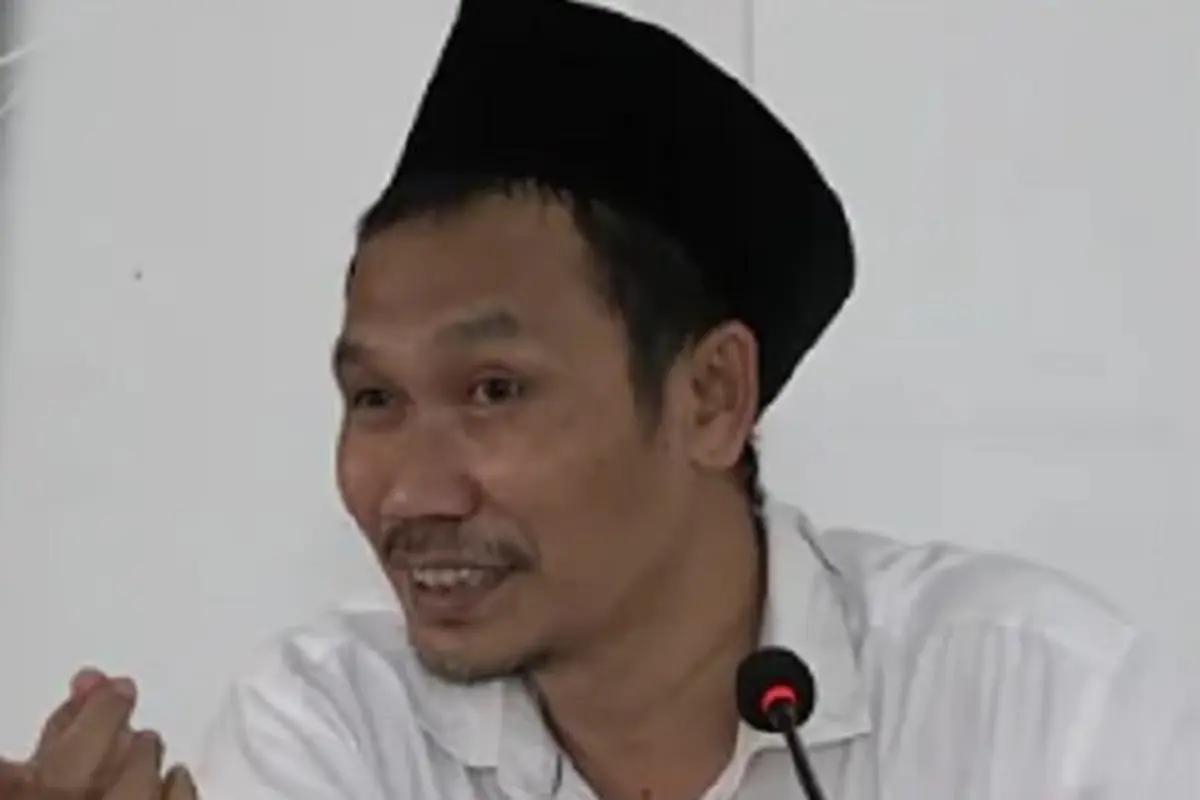 Gus Baha (SS: YT. Santri TV)