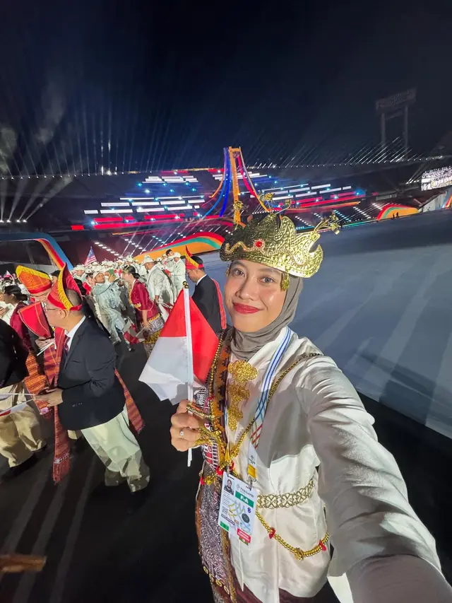 Megawati Hangestri di Opening Ceremony SEA Games 2025 sebagai pembawa bendera Indonesia. [Foto: IG/@megawatihangestrip]