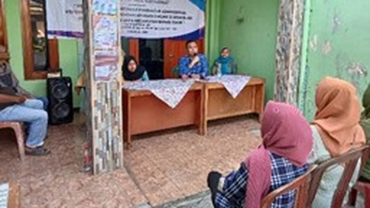 Sejumlah dosen UBJ sosialisasi KTP Digital untuk warga Bekasi. (Istimewa)