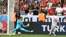 Pemain Polandia, Jakub Blaszczykowski, saat mencetak gol ke gawang Swiss pada babak 16 besar Piala Eropa 2016 di Stade Geoffroy-Guichard, Saint-Etienne, (25/6/2016). (EPA/Bartlomiej Zborowski)