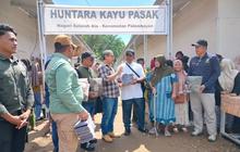 Kemenhut Salurkan Bantuan Perlengkapan Ibadah bagi Penyintas Bencana di Huntara Agam
