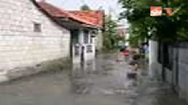 Hujan deras di Tangerang, Banten, menyebabkan puluhan rumah di Cipadu tergenang air. Banjir juga sempat mengganggu arus lalu lintas dari Kreo menuju Pondok Aren maupun sebaliknya. 