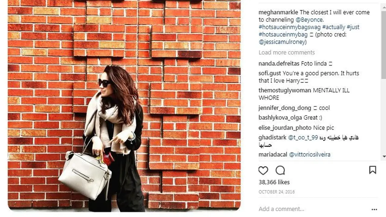 Gaya busana Meghan Markle