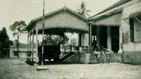 Bangunan tempat tinggal keponakan Karl Marx selama bertugas di Purbalingga. (dok. TCAB Purbalingga/Galoeh Widura)
