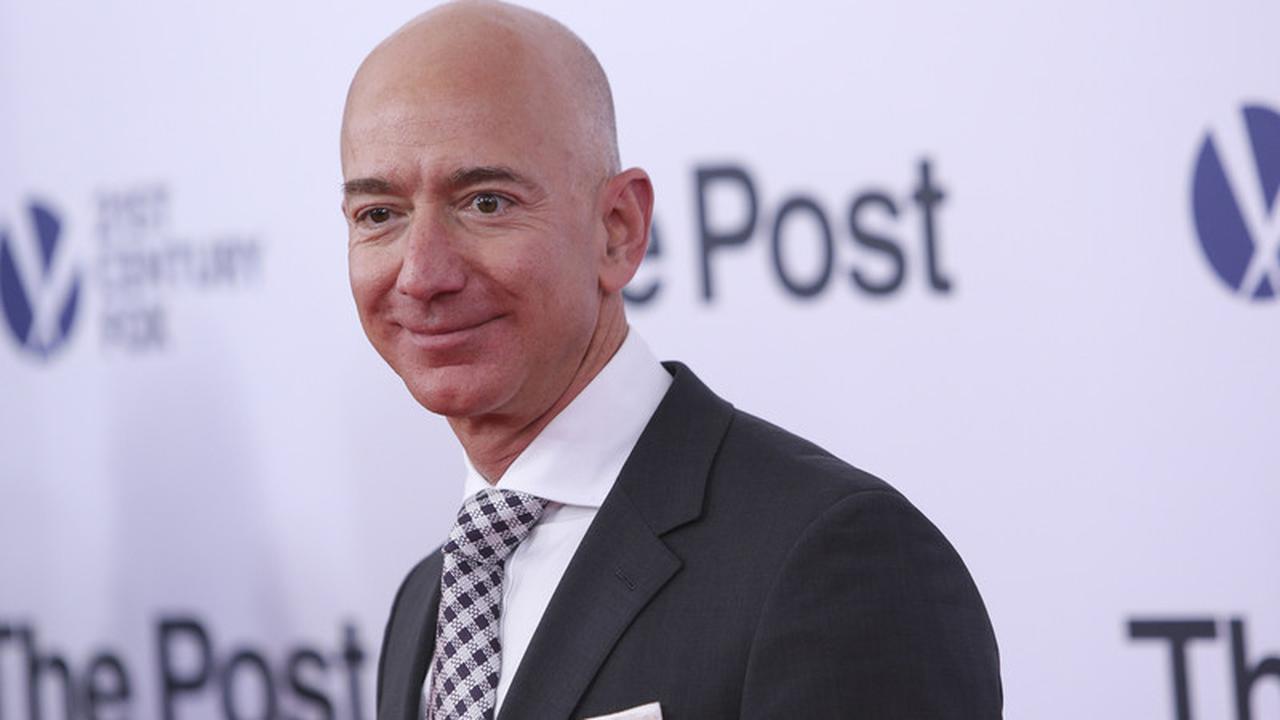 Fakta Mencengangkan Jeff Bezos, Orang Kaya Dunia tapi Masih Pakai Meja Tua yang Dibeli Sejak 1995