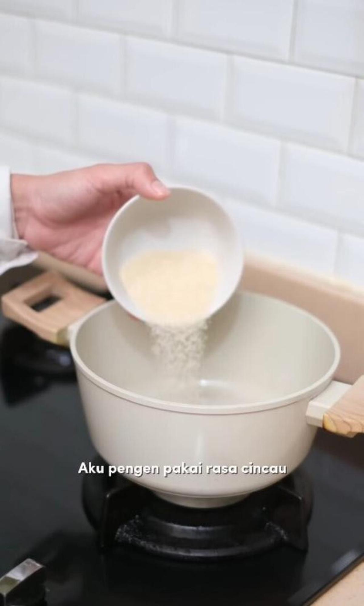 6 Potret Dapur Rumah Zaskia Adya Mecca, Dominasi Hijau Mint Elegan dengan Sentuhan Vintage Modern