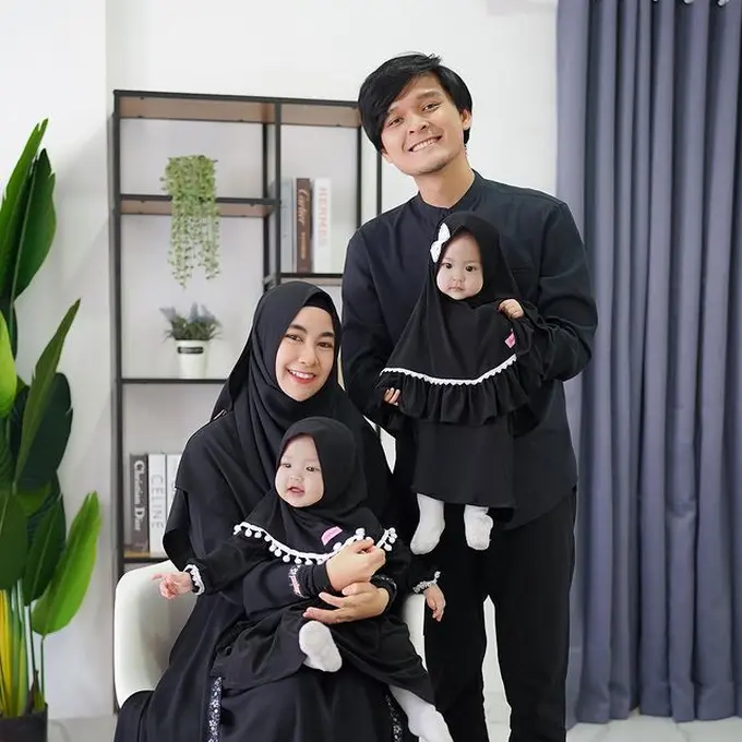 [Fimela] Keluarga Anisa Rahma