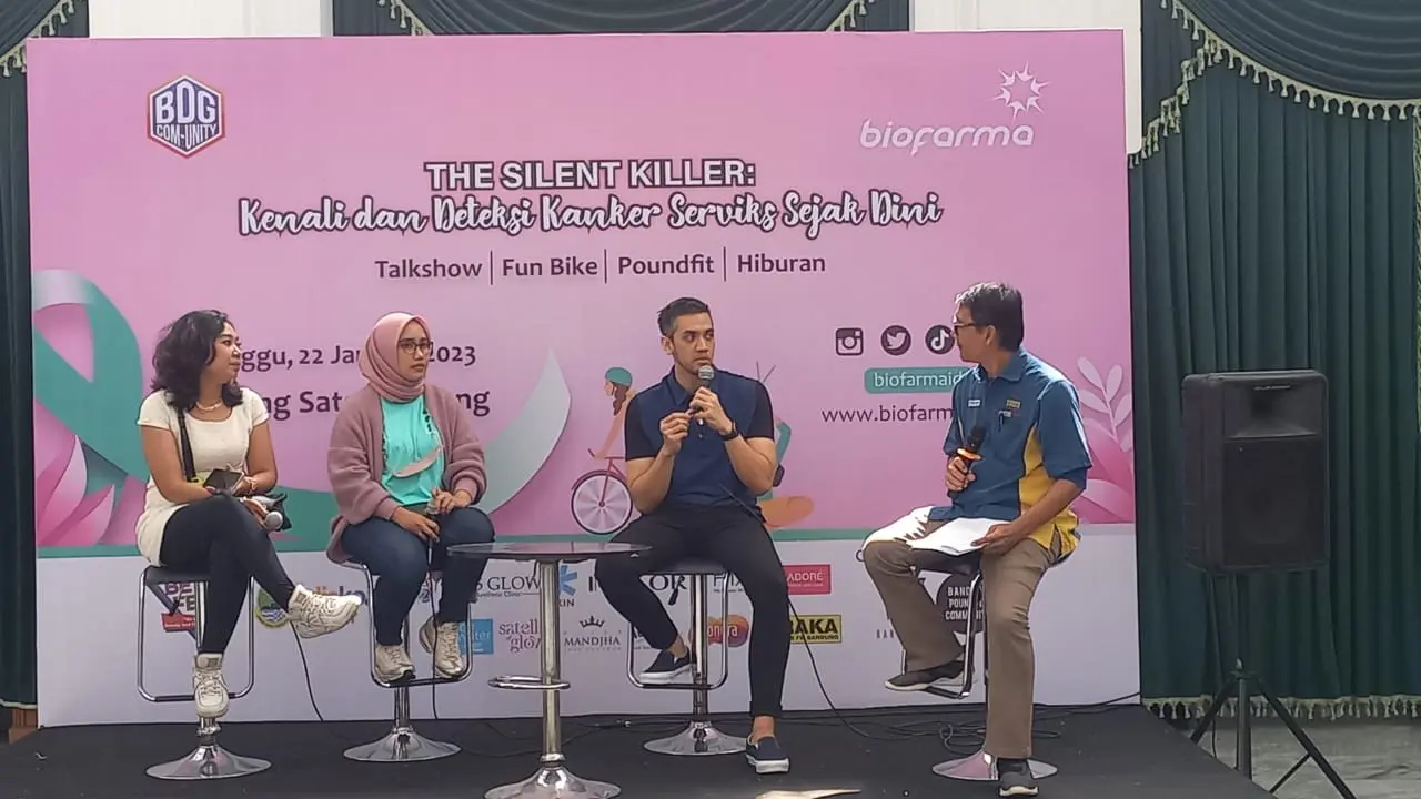 Talkshow The Silent Killer: Kenali dan Deteksi Kanker Serviks Sejak Dini dengan menghadirkan narasumber spesialis Obsetetri dan Ginekologi, dr Ryandra Prakarsa Sp.OG dan survivor Kanker Serviks (Foto: Bio Farma)