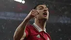 Pemain Manchester United Diogo Dalot melakukan selebrasi setelah timnya memenangkan adu penalti melawan Brighton and Hove Albion pada pertandingan sepak bola semifinal Piala FA di Stadion Wembley, London, Minggu (23/4/2023). (AP Photo/Alastair Grant)