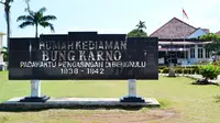 Rumah pengasingan Bung Karno di Bengkulu ternyata memiliki kisah mistis yang jarang diketahui publik (Liputan6.com/Yuliardi Hardjo)