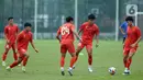 Skema permainan Golden Star mulai disusun untuk menghadapi perlawanan ketat Garuda Muda. (Liputan6.com/Helmi Fithriansyah)