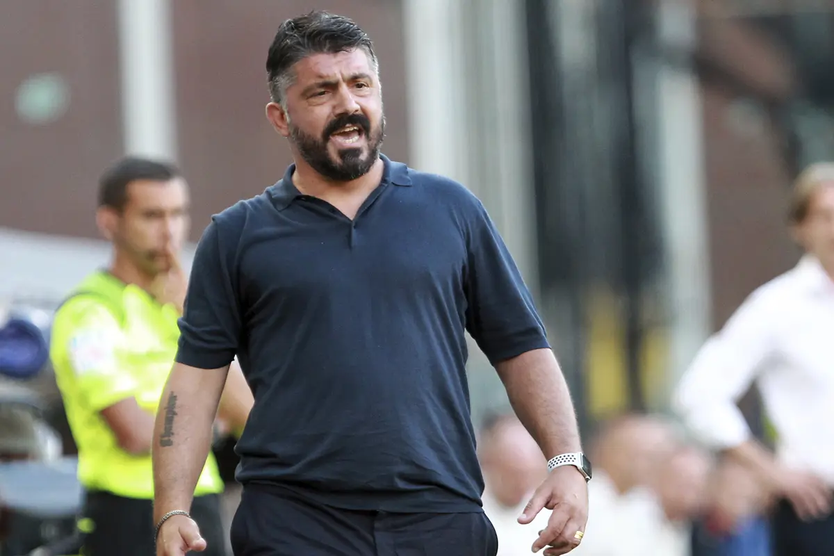 Hajar Genoa, Napoli Salip AC Milan di Klasemen Serie A