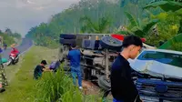 Truk Gabah di Lampung Tabrak Dua Mobil Innova Saat Ganti Ban, Dua Orang Tewas di Tempat