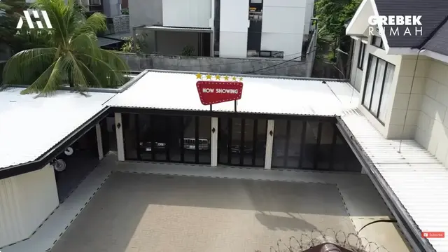 Potret Garasi Rumah Andre Taulany/Youtube Atta Halilintar