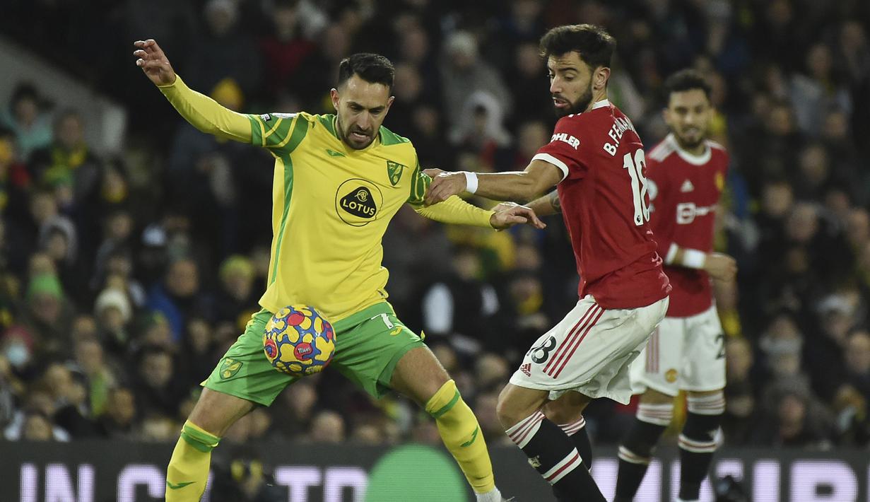 Demikian pula di lini tengah. Bruno Fernandes dan kawan-kawan juga kesulitan menguasai area vital untuk membantu sektor penyerangan. (AP/Rui Vieira)