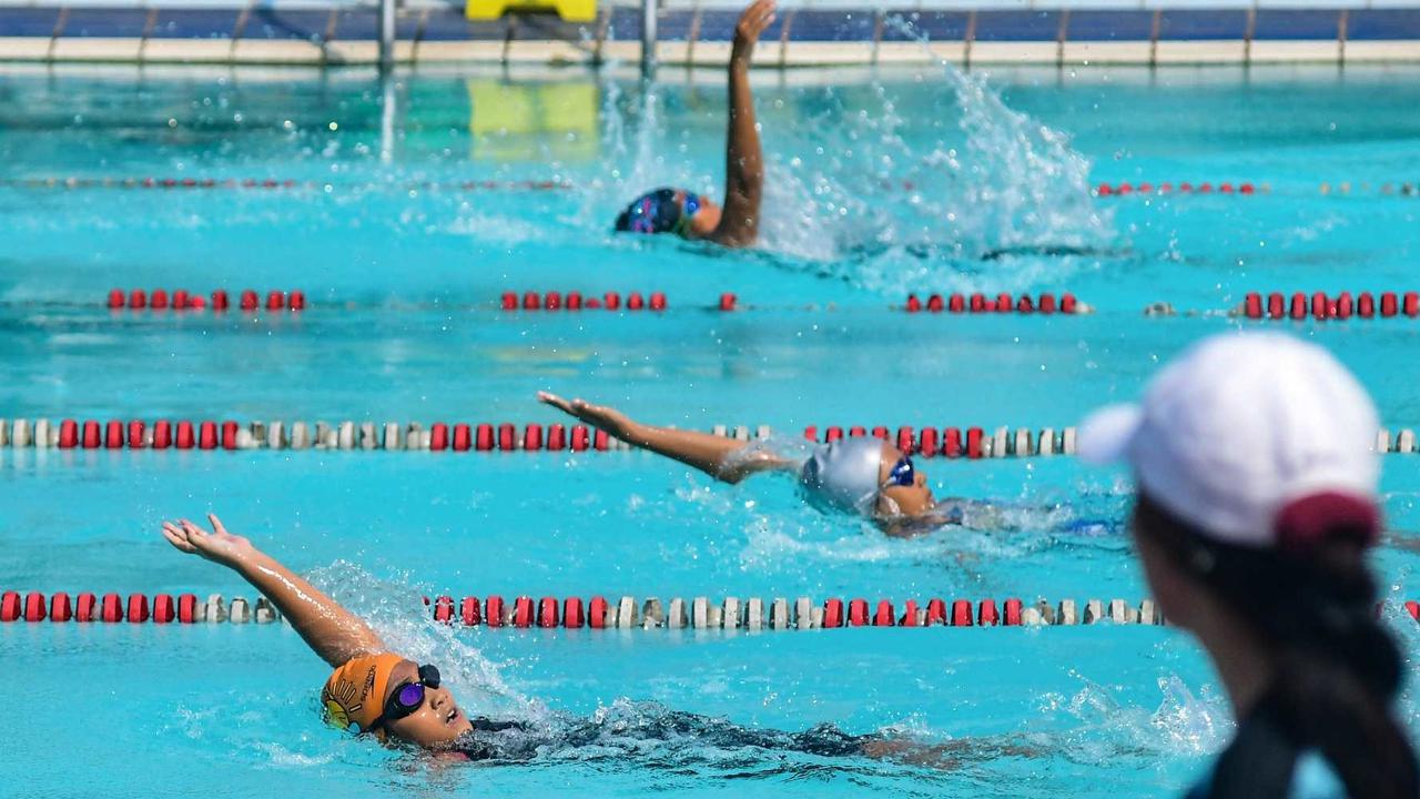 FOTO: Semangat Murid SD Bertanding Renang dalam Olimpiade Olahraga Siswa Nasional