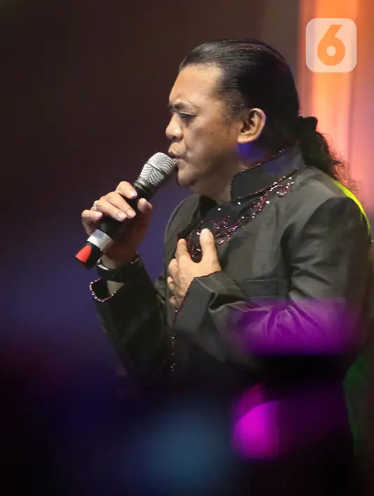 Didi Kempot saat tampil pada konser bertajuk "The Lord of Loro Ati" di kawasan SCBD, Jakarta pada 6 Desember 2019 silam. Didi Kempot, meninggal dunia Selasa (5/5/2020) pukul 07.45 WIB di Rumah Sakit (RS) Kasih Ibu Solo. (Liputan6.com/Herman Zakharia)