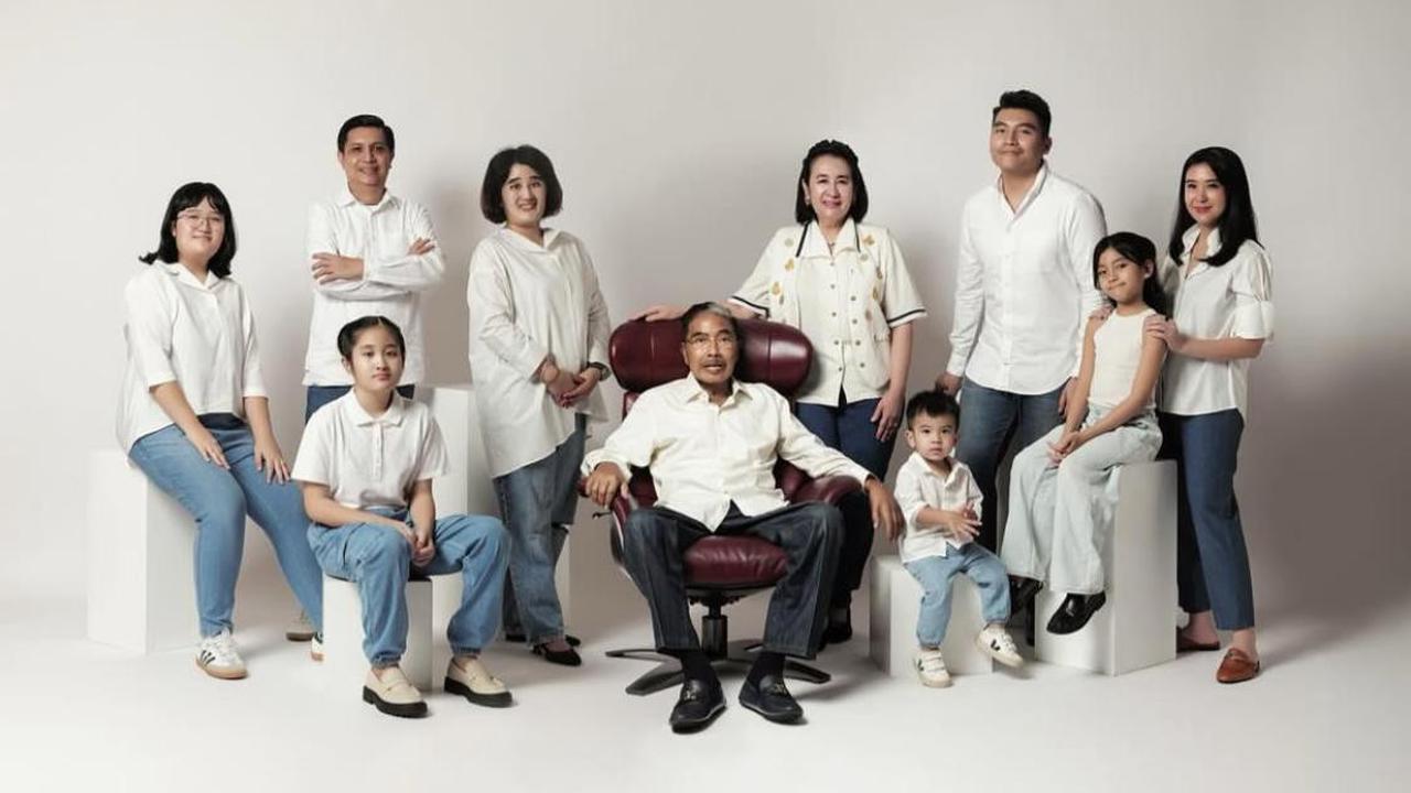 Postingan Terakhir Hotma Sitompul di Media Sosial Sebelum Meninggal Foto Bareng Keluarga, Bikin Haru