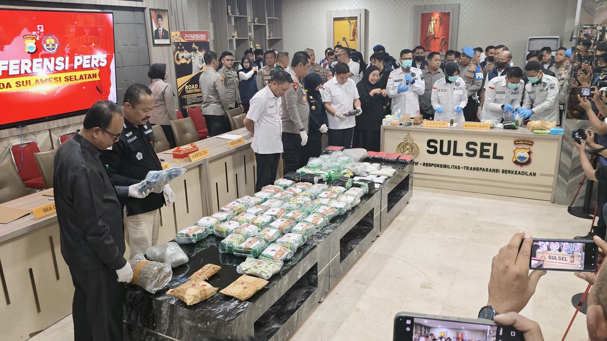 Perang Lawan Narkoba, Polda Sulsel Musnahkan Barang Bukti Senilai Rp 90 Miliar