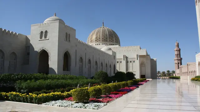 Masjid Sultan Qaboos di Oman
