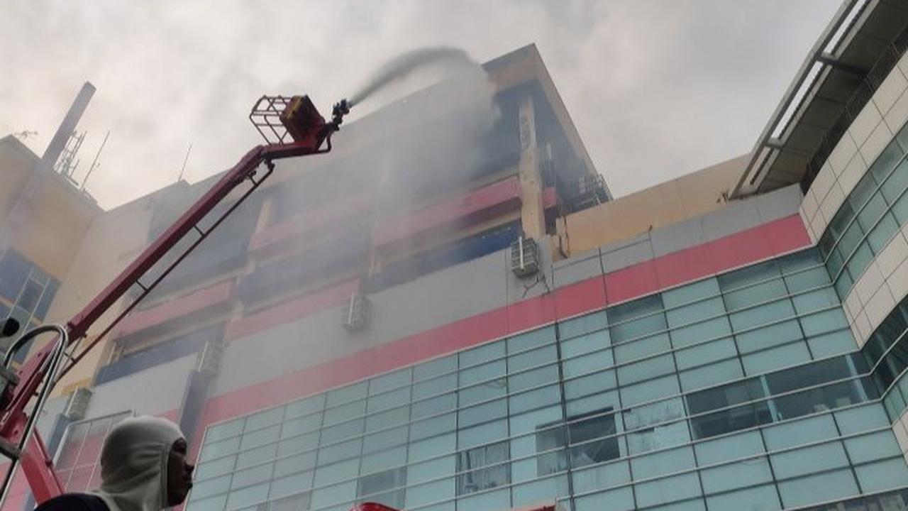 Bukan Korsleting, Ternyata Benda Ini jadi Penyebab Kebakaran Glodok Plaza Cepat Merambat hingga Makin Besar