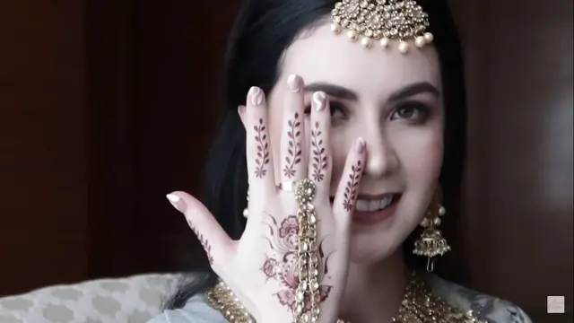 7 Potret Arumi Bachsin Sehari Jadi Gadis India Ini Curi Perhatian