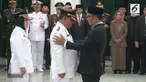 Guberbur Jabar Ridwan Kamil prihatin dan sedih stas penangkapan Bupati Cianjur dalam OTT KPK. Ridwan mengaku tidak akan berhenti mengingatkan jajarannya untuk berhati hati dalam menjaga integritas