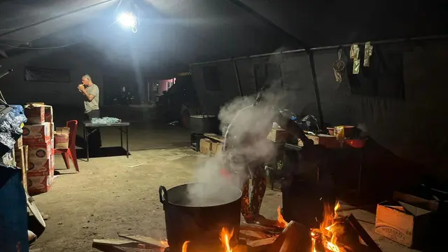 Dapur lapangan milik Satuan Brimob Polri terus beroperasi untuk mendukung kebutuhan konsumsi masyarakat dan personel yang bertugas di wilayah terdampak bencana di Sumatera. (Istimewa)