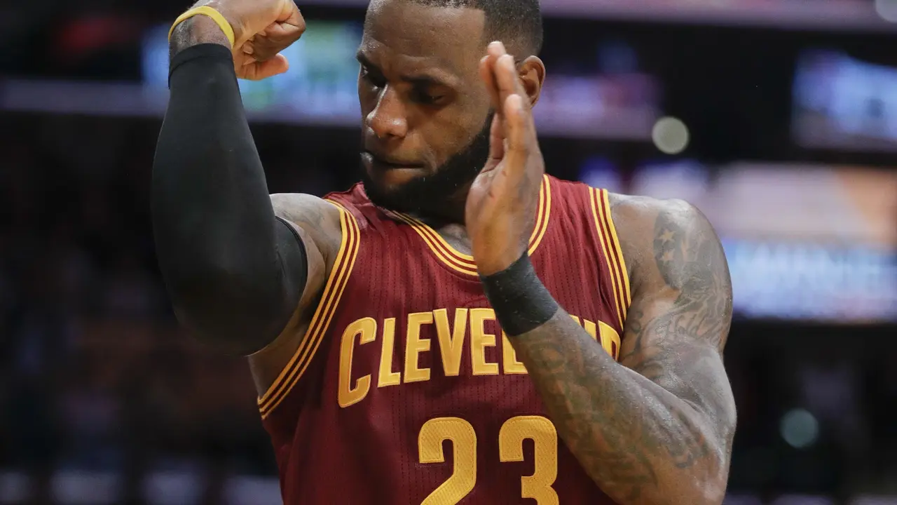 LeBron James jadi pemain tersubur ketujuh sepanjang masa NBA. 