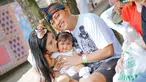 Denny Caknan dan Bella Bonita tampak begitu menikmati waktu bersama buah hati mereka di sebuah Taman Safari. Sebagai sebuah penyanyi yang sedang populer, pelantun lagu "Kartonyono Medot Janji" ini memang selalu punya waktu untuk keluarga di tengah kesibukannya. Tidak jarang dirinya mengunggah potret kebersamaanny dengan keluarga di media sosial Instagram. (Liputan6.com/IG/@denny_caknan)