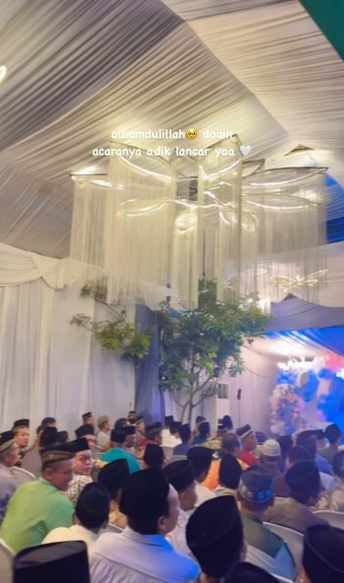 Potret Aqiqah Ritsuki yang Digelar di Tulungagung, Salah Fokus Mama Mega Cantik Banget Full Makeup