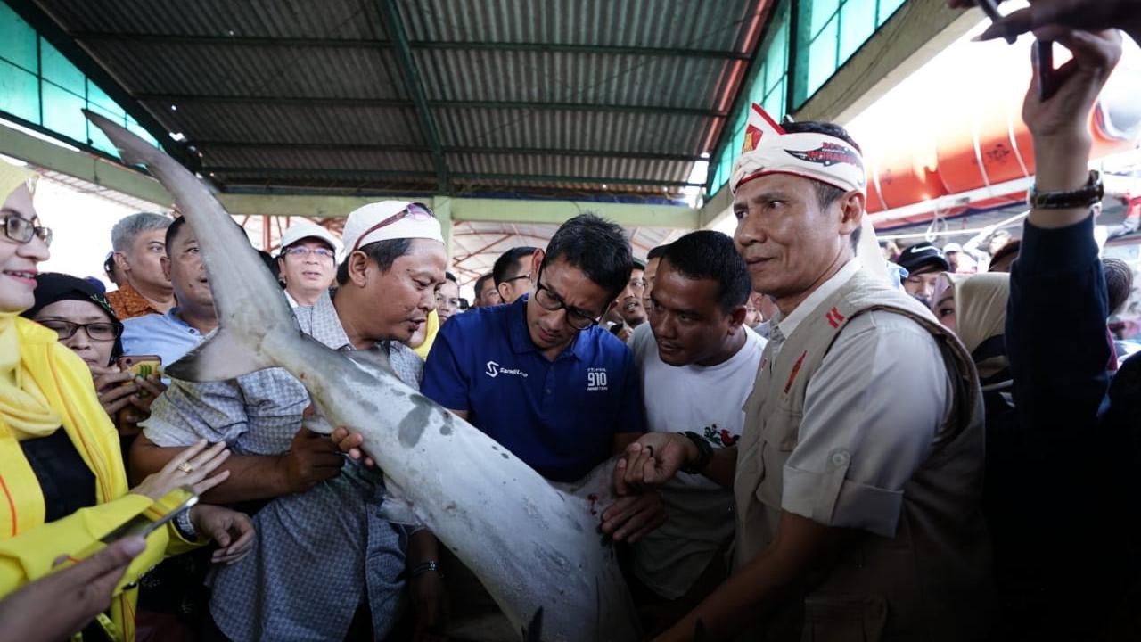 Sandiaga Uno bersama para nelayan di Indramayu (Dok. Tim Sandiaga Uno)