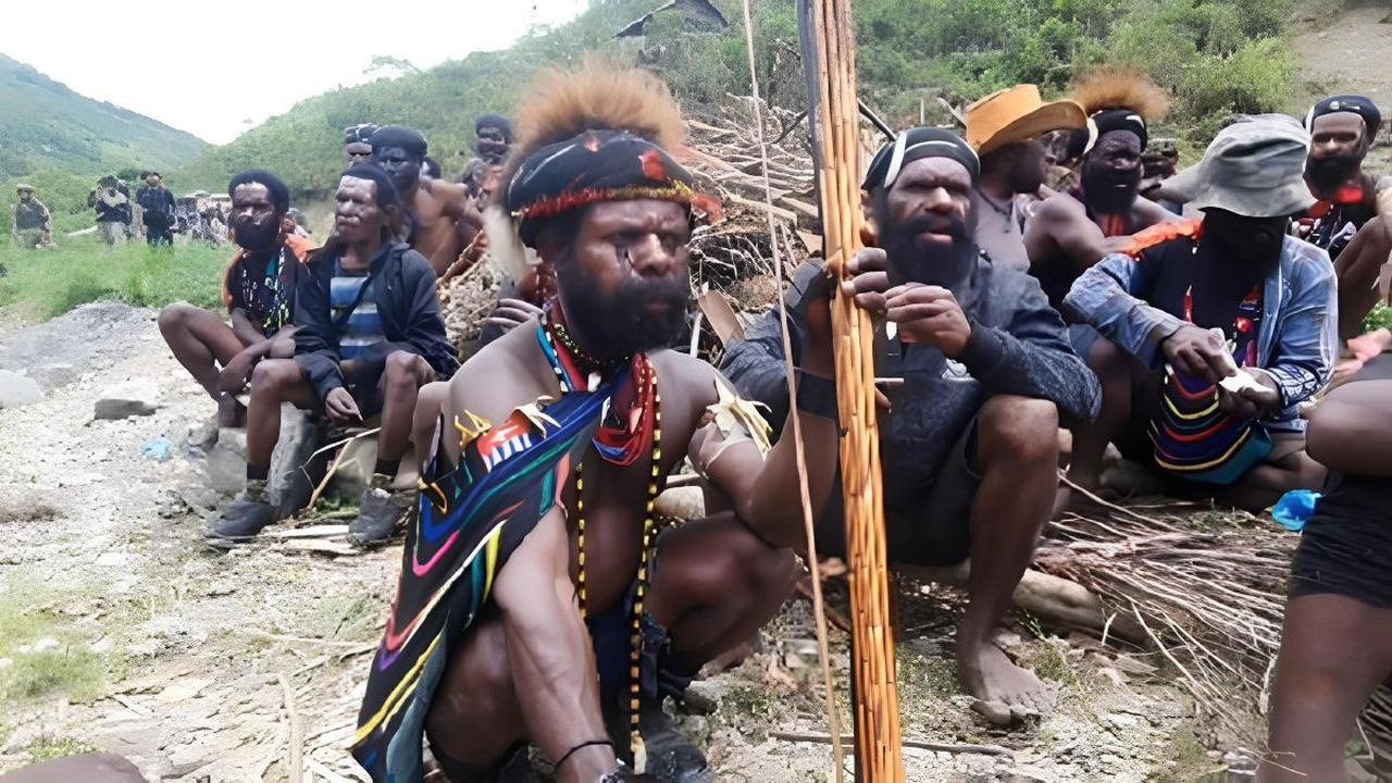 Penampilan Nyentrik Panglima Perang Suku Dani Moro Kogoya, Prajurit Kopassus 'Ini Rambut Bagus, Saya Rambut Gini Boleh Kak