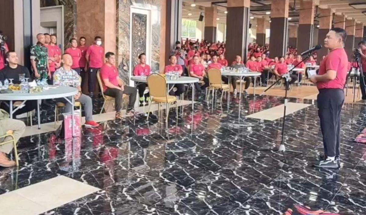 Sandy Pas Band sempat mengunggah momen kebersamaan dengan Agus Subiyanto dan para petinggi TNI . Sandy pun kerap mengajak Jenderal Agus Subiyanto main band. Apalagi Agus Subiyanto diketahui jago main alat musik.<br>
