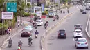 Kendaraan melintas di kawasan Sudirman, Jakarta, (15/5). Wacana Tersebut usai dihapusnya sistem three in one mulai 16 Mei 2016 dan menunggu berlakunya sistem Electronic Road Pricing (ERP) yang baru terlaksana pada 2017. (Liputan6.com/Helmi Afandi)